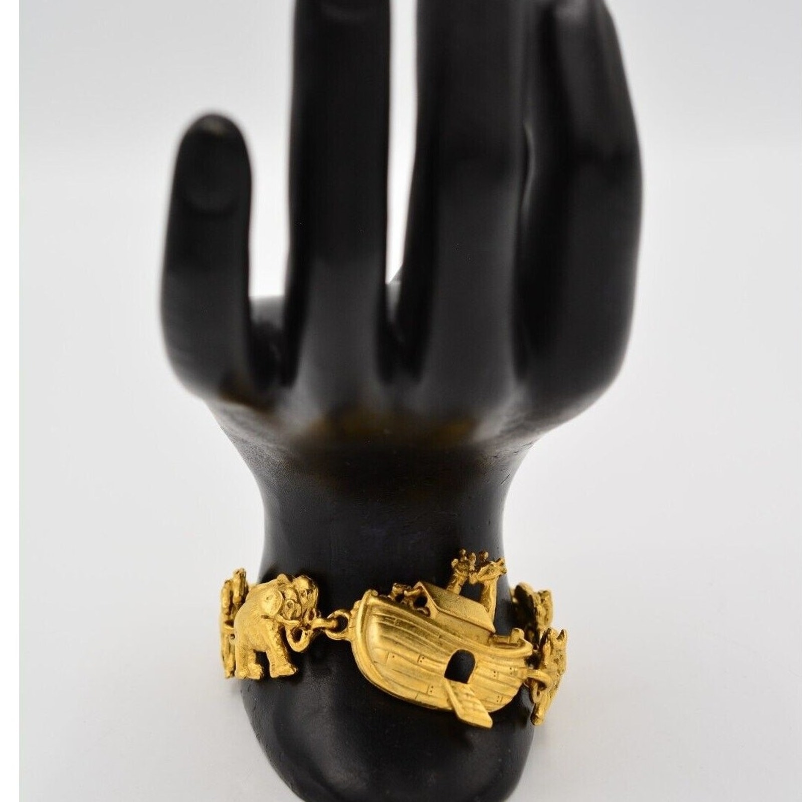 Ajc Vintage Noahs Ark Bracelet Brushed Gold Linked Animals Signed Nos 80s Bin8 25$